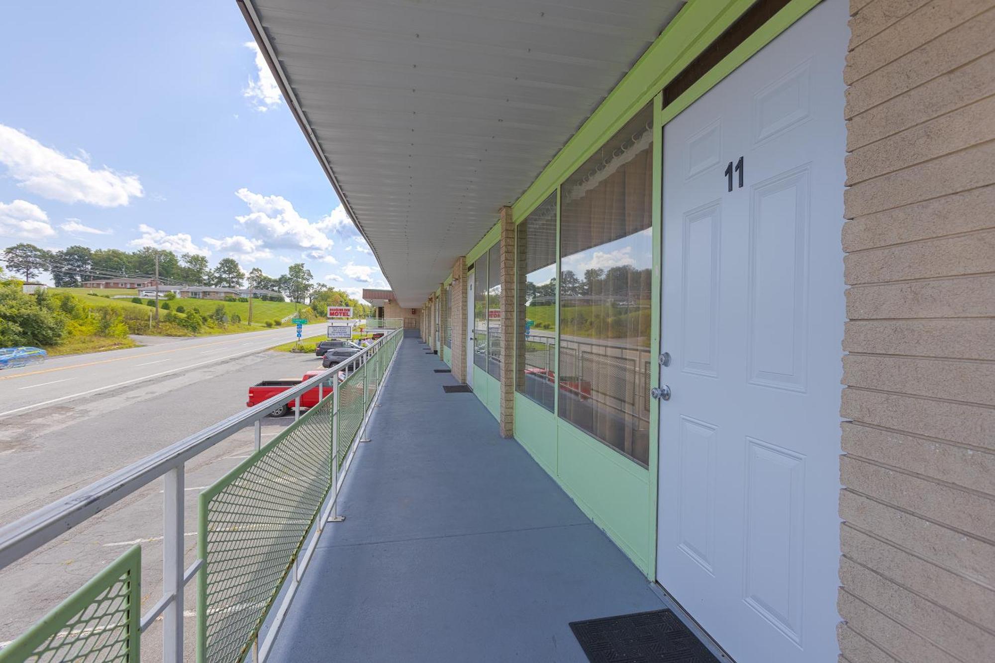 Sonrise Inn Lincoln Hwy By Oyo Breezewood Exterior photo